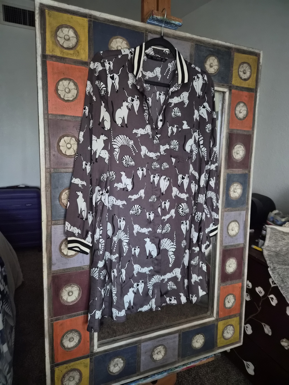 Zara Basic Gray Tunic with White Cat Motif